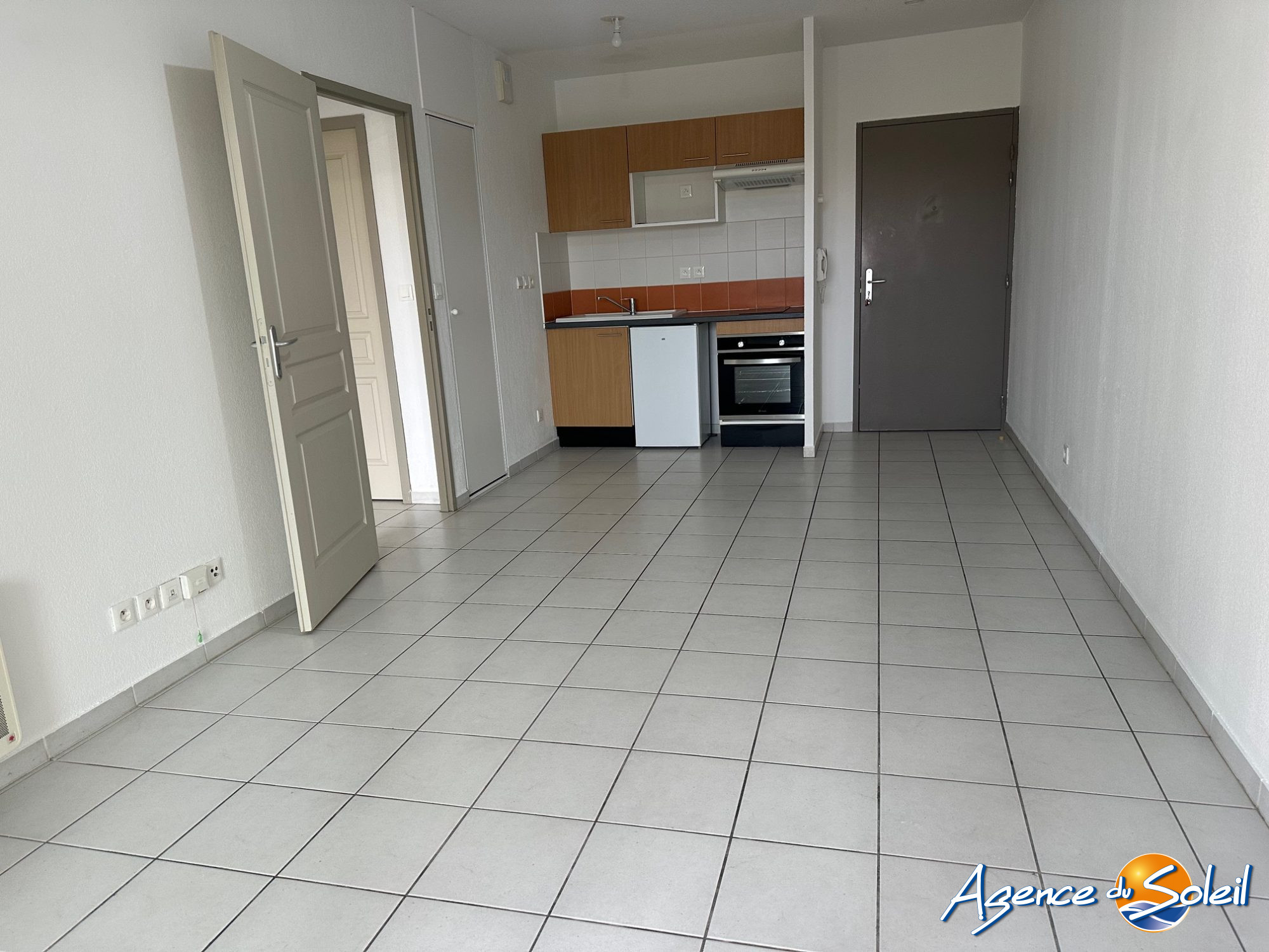 Vue intérieure - Appartement Béziers (Réf. 09-7733-AGENCEDUSOLEIL)