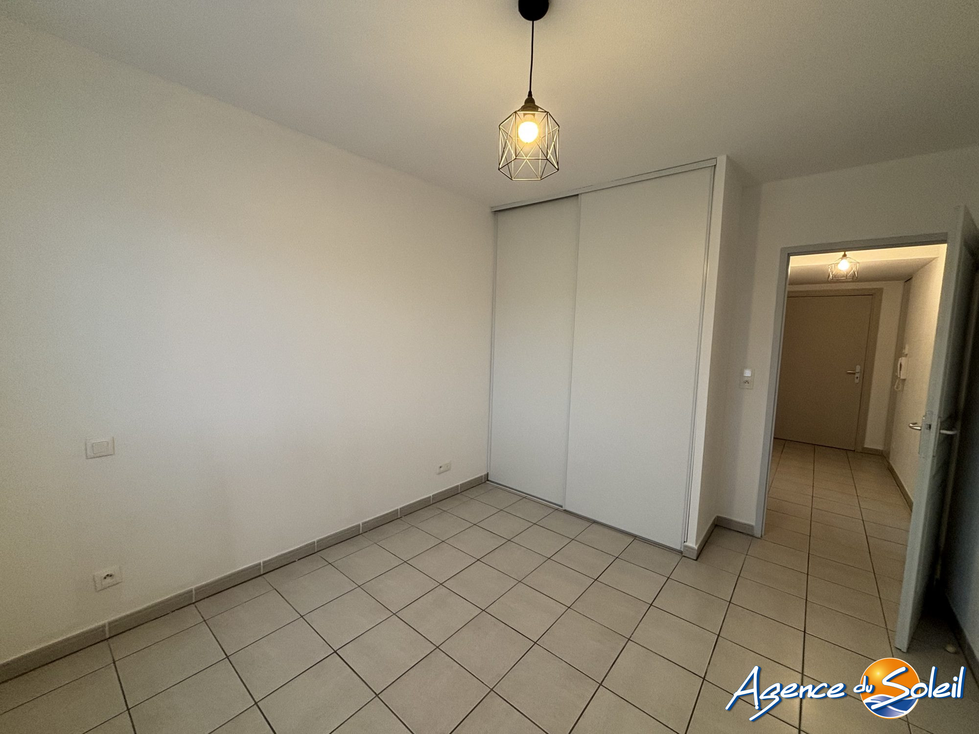 Salle de bain - Appartement Narbonne (Réf. 04-9398-AGENCEDUSOLEIL)