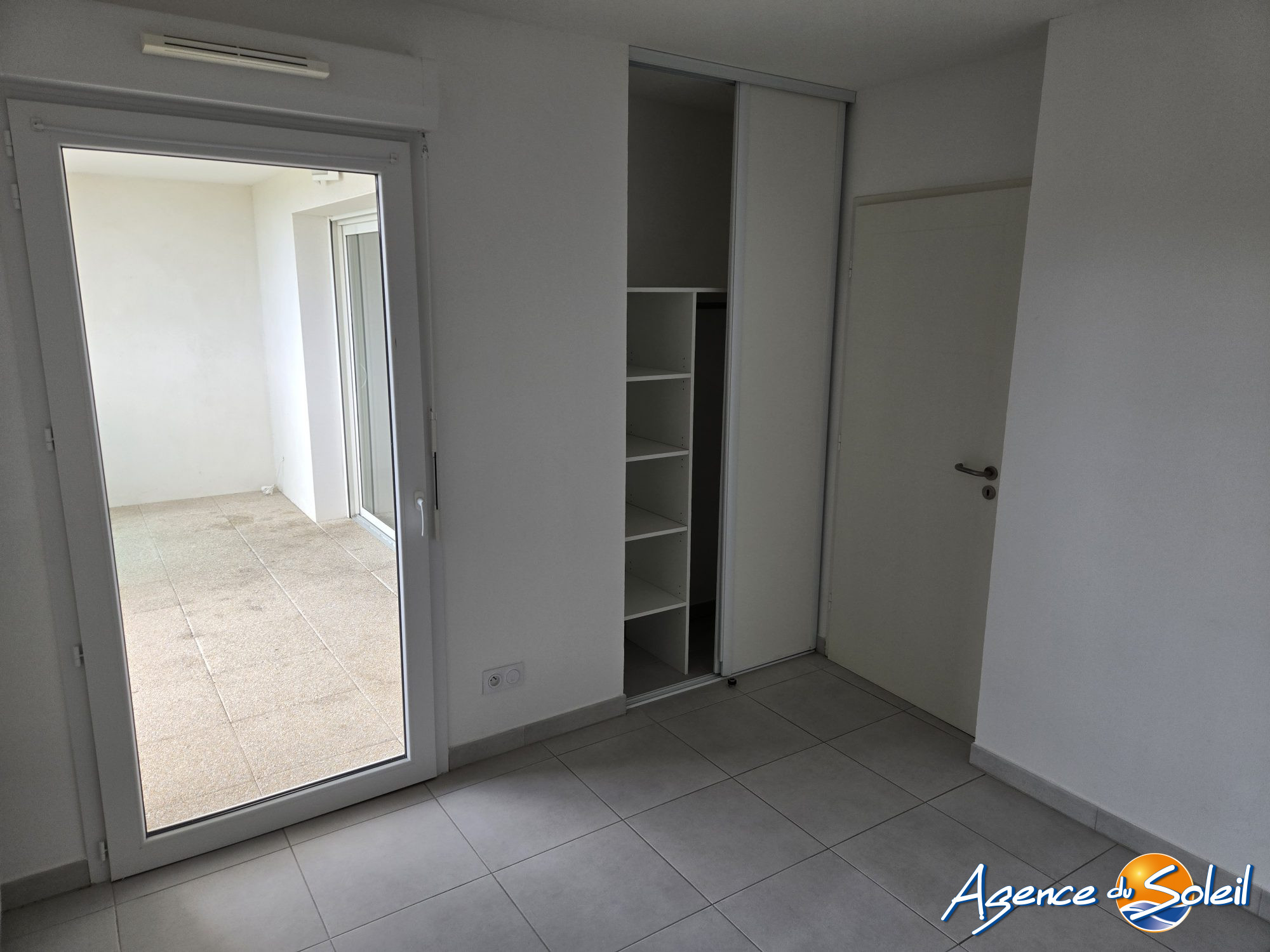 Vue extérieure - Appartement Narbonne (Réf. 04-3414-AGENCEDUSOLEIL)