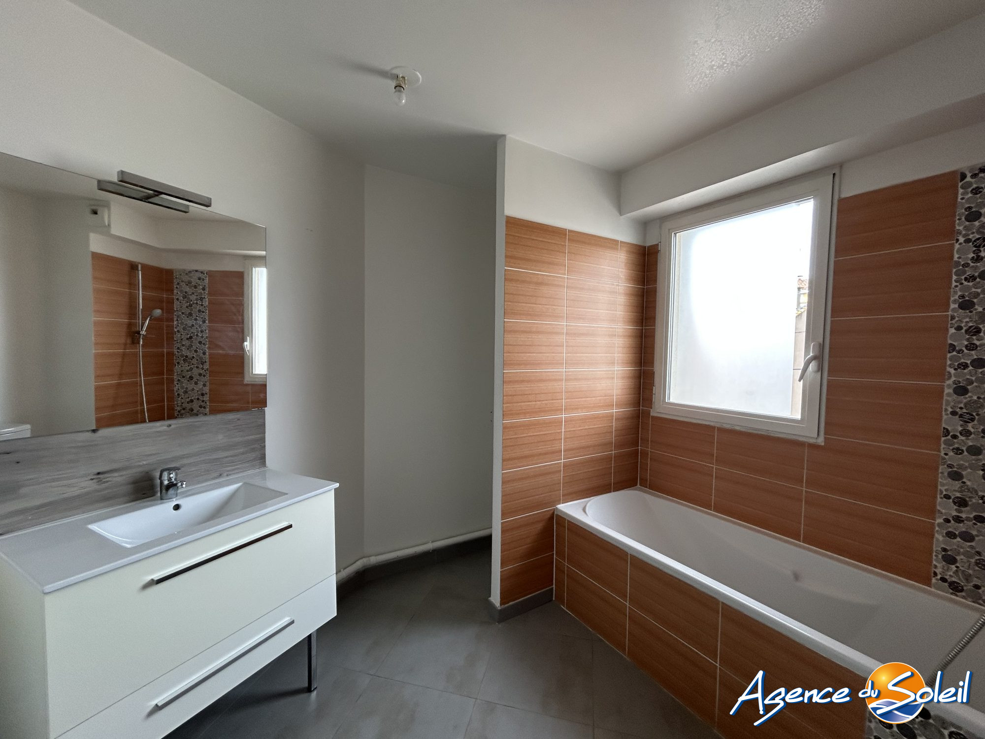 Jardin - Appartement Agde (Réf. 09-6590-AGENCEDUSOLEIL)