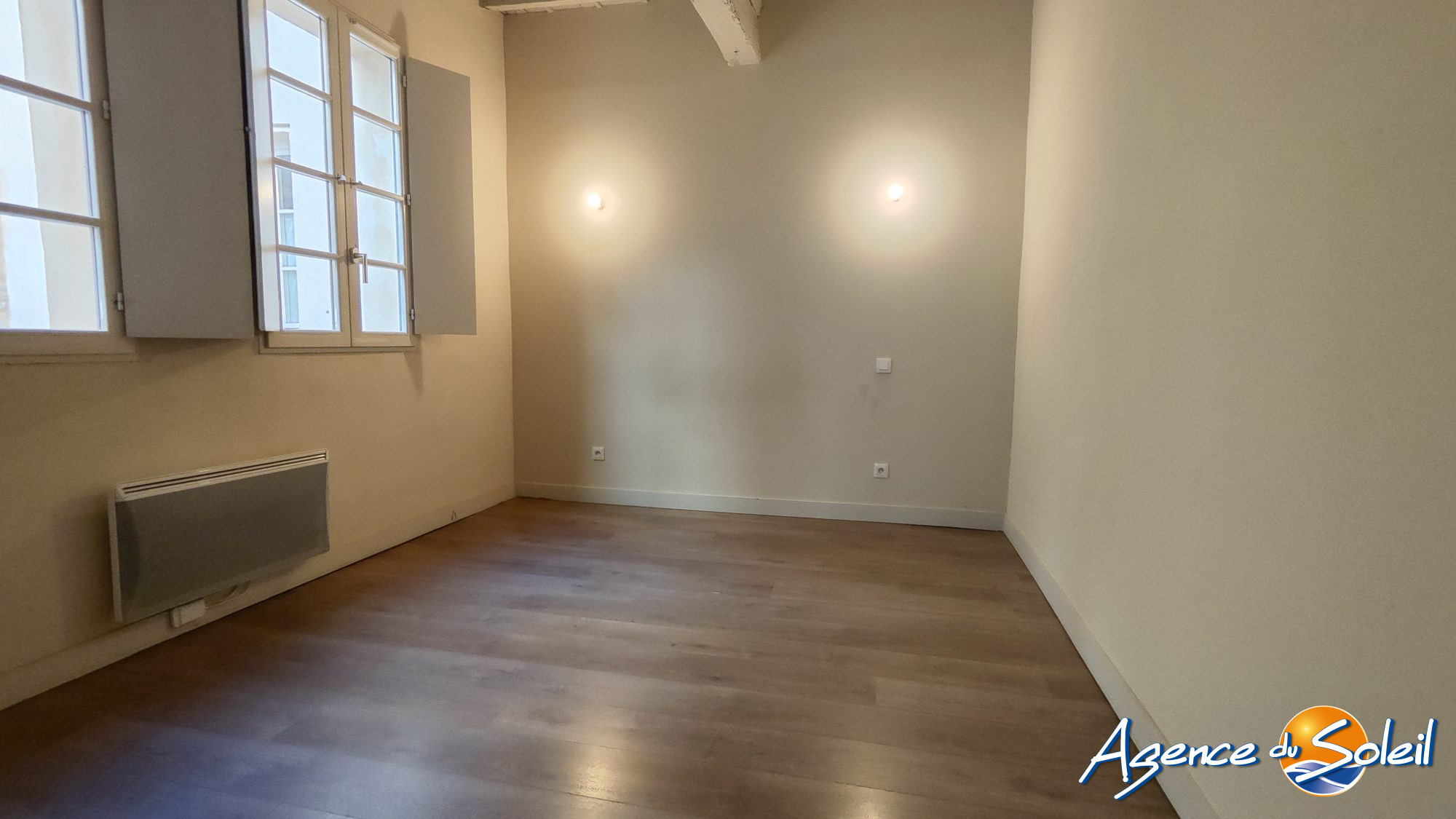 Terrasse - Appartement Pézenas (Réf. 38-10717-AGENCEDUSOLEIL)